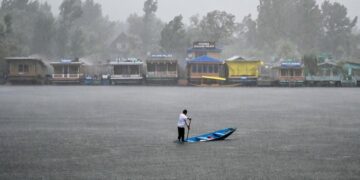 Rains Lash Kashmir, MeT Issues ‘Yellow’ Warning For Feb 26, 27