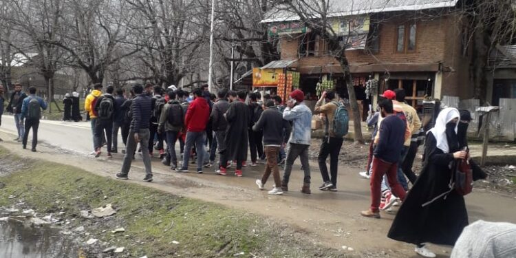 GDC Kupwara, Sogam Protest Against Wasim Rizvi Over Filing of ‘anti-Quranic, anti-Muslim Plea’