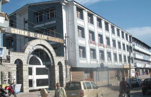 SMC Enforcement Faces Public Ire During Demolition Drive in Soura
