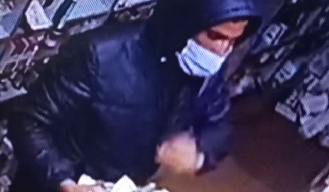 Unidentified Masked Man ‘Loots Medical Shop of 2 Lac Rupees Cash’ in Tral; Police Seeks Public Help in Identification