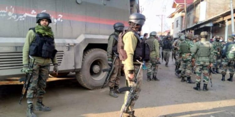 Shopian Encounter: 01 militant killed, Gunfight Underway