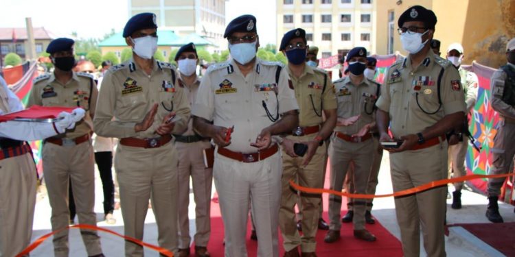DGP Visits Kulgam: Assesses Security Scenario; Reviews Measures Taken to Combat COVID-19