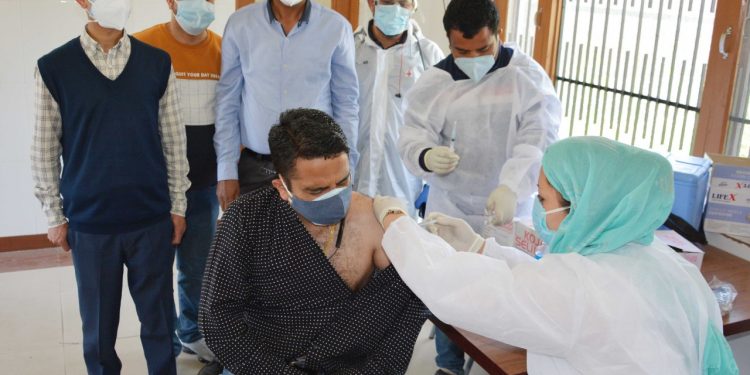 Vaccination drive for journalists organized by Information Department