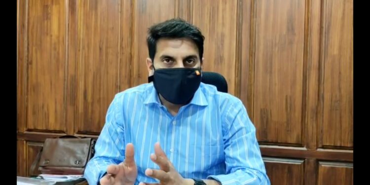 DC Srinagar chairs DLSCC meeting, Rs 11 Lakh sanctioned as Ex-gratia relief