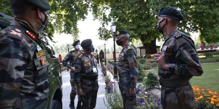 Army Chiefs Reviews Security, Meets LG In Kashmir