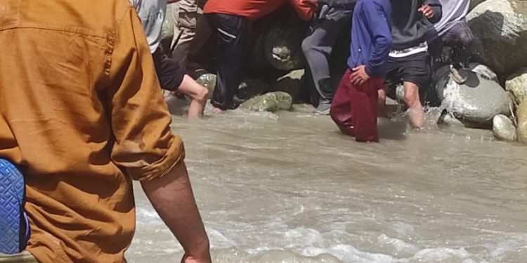 Body Of Budgam Teenager Retrieved From Shalli Ganga Nallah