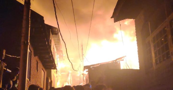 Massive Fire Breaks Out In Sweepers Colony Noorbagh Baramulla