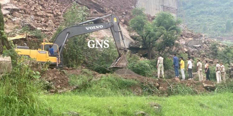 Elderly man feared dead after massive boundary wall of GMC Rajouri collapses
