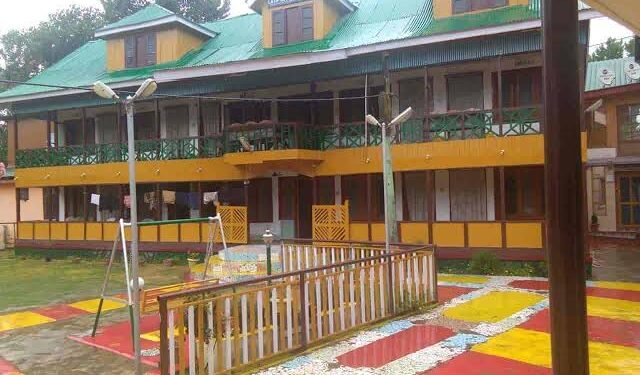 Estates Deptt seeks attendance of employees lodged in JKTDC, Private Hotels & Guest Houses