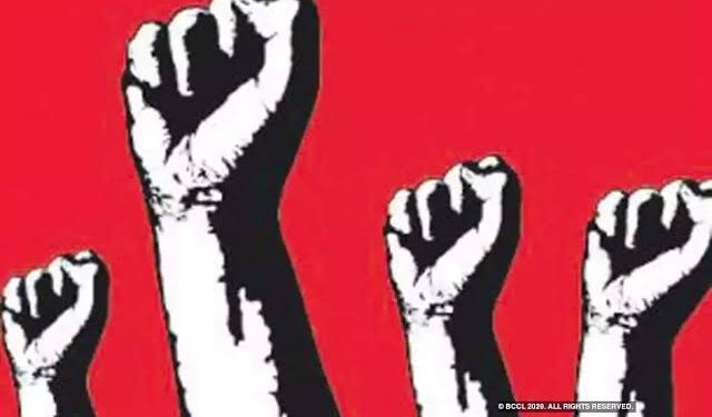 Bandipora: Usman Colony Shahgund Inhabitants Protest Over Water Scarcity