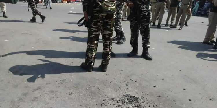 10 civilians injured in grenade attack in busy Srinagar market