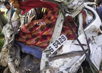 2 youth killed after vehicle falls in gorge in Poonch