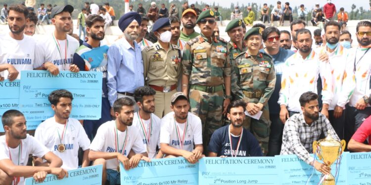 GoC 15 Corps, IGP Kashmir Interacts With Families Of Militants From South Kashmir