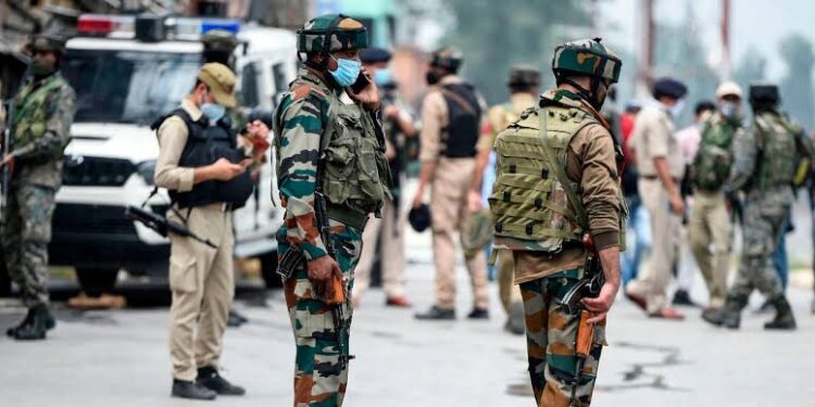 Militants attack Police party in Khanyar Srinagar, 1 cop injured