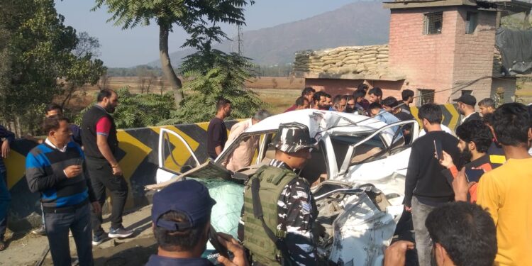 Family Head Killed, His Wife, Son Injured As Tipper Rams Car Near Lasjan Byepass