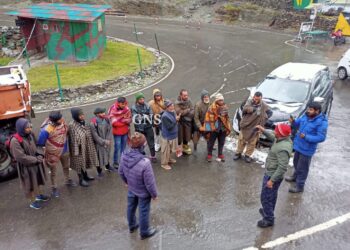 12 persons rescued from Pir Ki Gali near Mughal Road