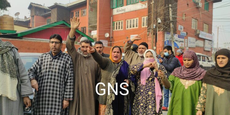 Woukho Kakapora Residents Stage Protest Over ‘Agricultural Land Allotment’ for CRPF Camp