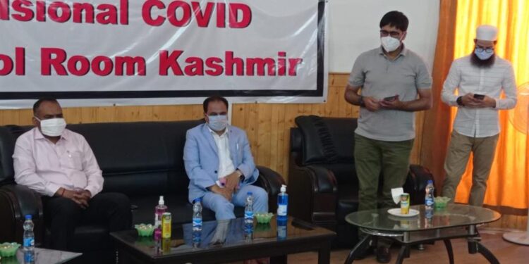 Div Com Kashmir reviews progress in containment, mitigation of possible threat from ‘Omicron’ variant