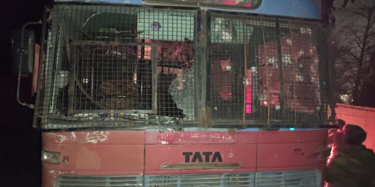 2 Cops Killed, 12 Injured As Militants Police Bus Near Zeewan Srinagar
