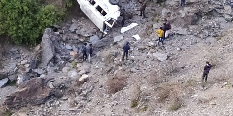 5 persons killed, 2 others injured as Tempo falls in gorge in Ramban