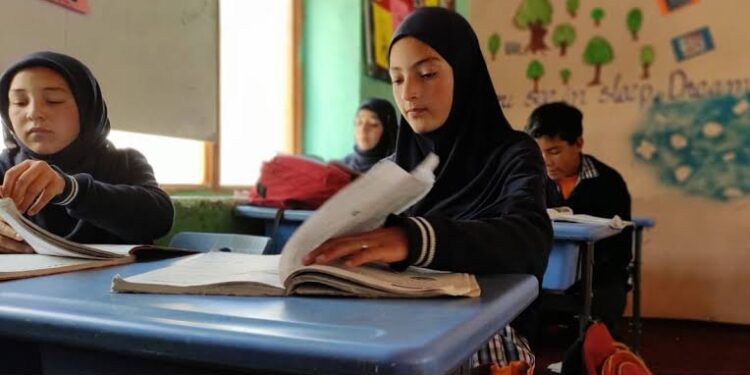 Govt Asks Teachers To Carry Online Interaction With Students Once In Week During Winter Vacations