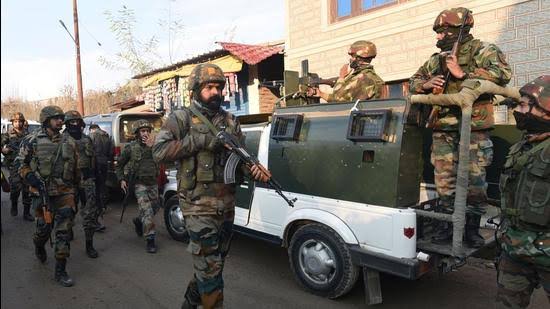 Two militants killed in brief shootout in Srinagar