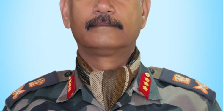 Lt Gen DP Pandey, GOC Chinar Corps, Awarded With ‘Uttam Yudh Seva Medal’ On R-Day Eve