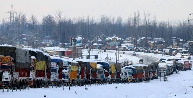 Jammu-Srinagar Highway Reopens, Both Way LMV Traffic Tomorrow If Weather Permits