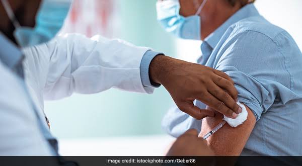 Booster dose vaccination campaign begins in Kashmir