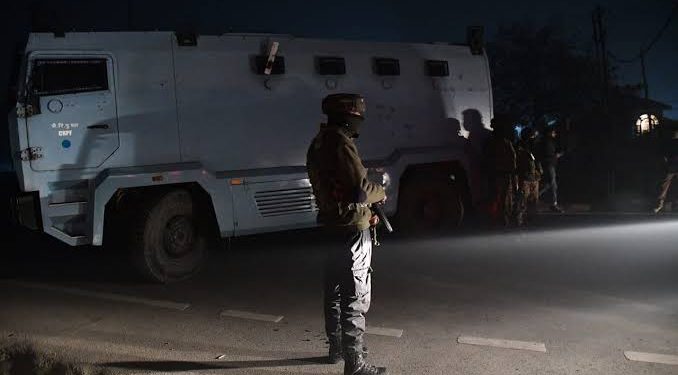 Grenade lobbed on security forces in Saraf Kadal Srinagar, No loss of life or injury reported