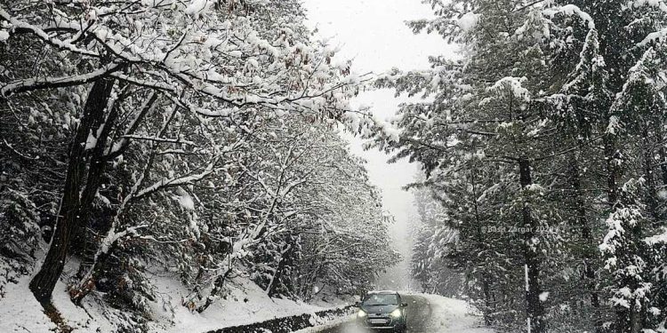 Gulmarg, Pahalgam Receive Light Snowfall, Rains Lash Plains In J&K