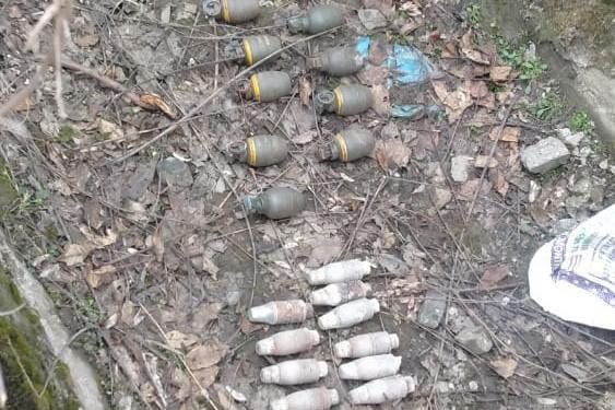 Militant Hurl Grenade On CRPF In Shopian, 23 Grenades Recovered In Baramulla