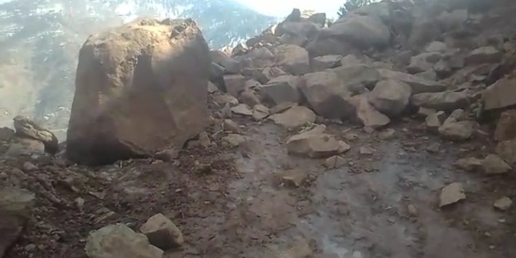 Month On, 2 Villages Along LoC in Uri Remain Cut off From Valley
