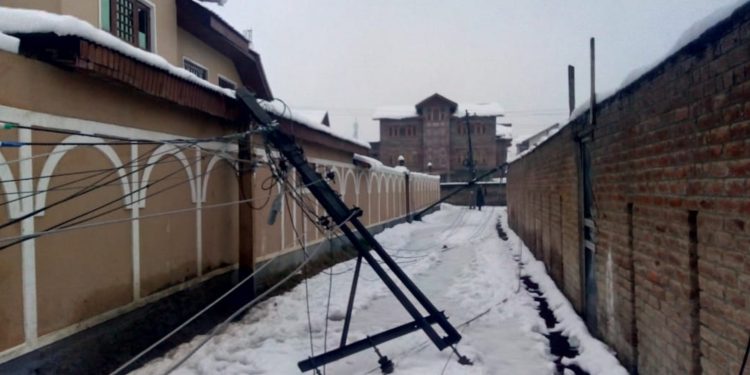 Electricity Affected, Being Restored Across Kashmir But For Kulgam: Officials