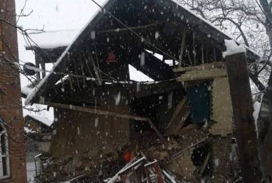 Snowfall: 2 Women Injured, Several Houses Damaged