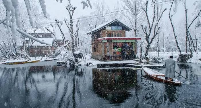 MeT forecasts moderate rain, snowfall at scattered places of J&K