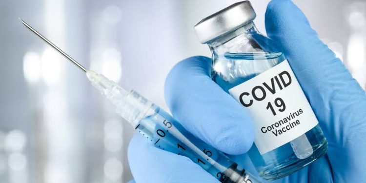 Div. Com Kashmir reiterates complete vaccination of School, College going students in the age group of 15-17years in Srinagar