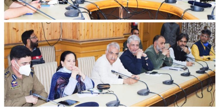 Div Com Kashmir reviews arrangements for holy month of Ramadhan, Navratri