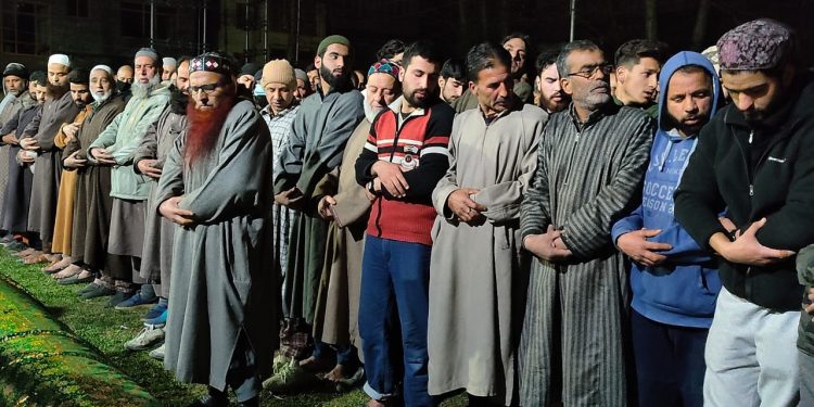 LG, Others Condemn Grenade Blast In Amira Kadal