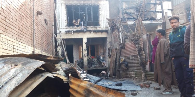 8 Houses Gutted In Fire, 24 Families Left Homeless In Batamaloo