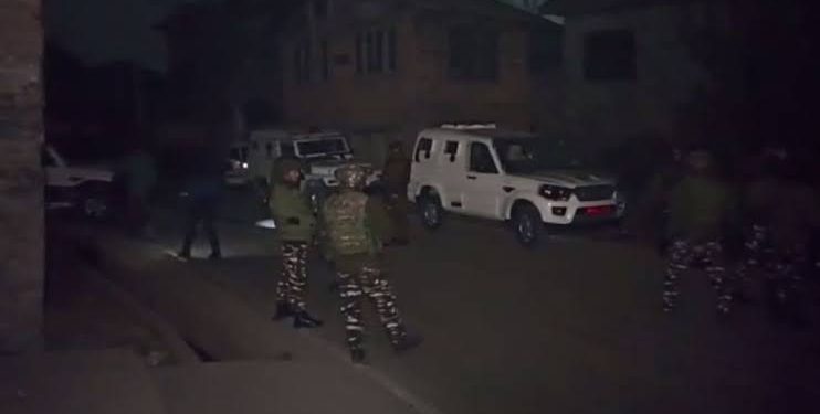 Two cops injured in grenade blast in Rainawari