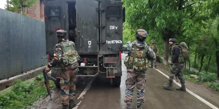 Baramulla encounter: 4 soldiers, cop injured, operation on