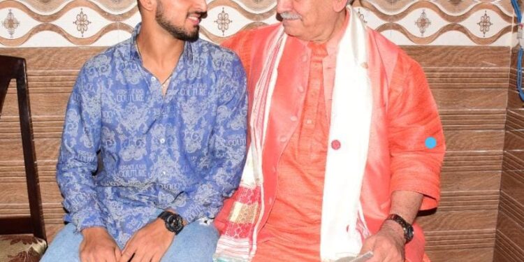 Lt Governor meets Cricketer Umran Malik & his family