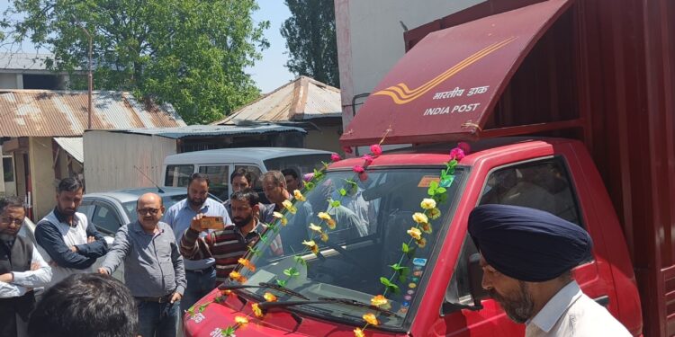 ‘India Post’ Flags off Vehicles To Facilitate Mail Delivery for Uri and Kupwara
