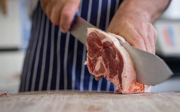 1 Mutton, 5 Poultry Shops Sealed for Overcharging in Srinagar