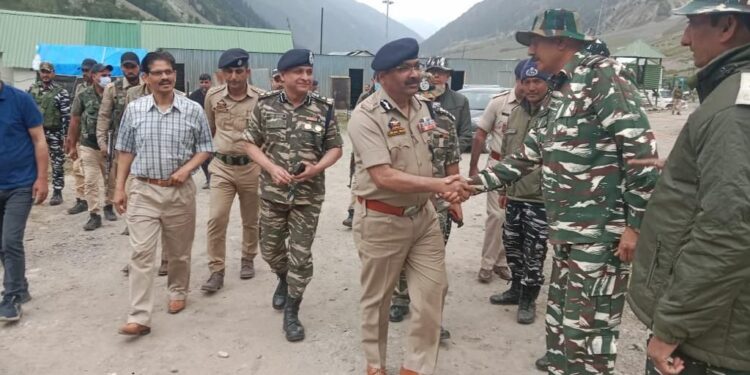 SANJY 2022: DGP Dilbagh Singh Accompanied By Spl DG CID R.R Swain Visit Baltal, Domail to Take Stock of Security Arrangements