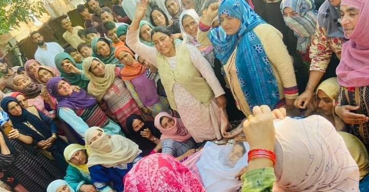 32-year-old woman found dead at in-laws’ house in Handwara, family alleges murder