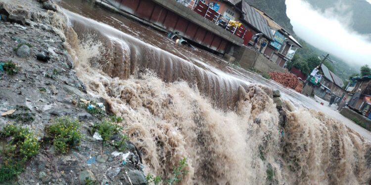 Schools Closed In 6 Districts Due To Heavy Rains In Jammu and Kashmir