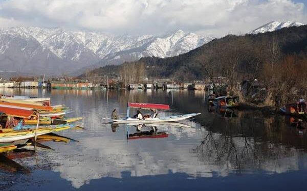 Amid Dry Weather, Night Temp Rises At Most Places In J&K