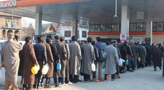 No Need To Panic: Div Com ‘Assures’ KCC&I On ‘Fuel Shortage’ In Kashmir
